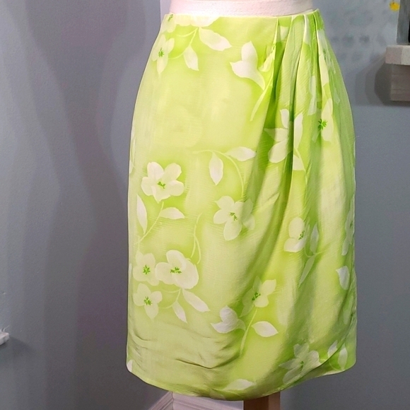 Saks fifth Ave Real Clothes, 100% silk Wrap skirt beautiful green. med. Y2k - Picture 1 of 11